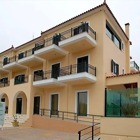 فندق Chateau De Georges Mavrovoúnion