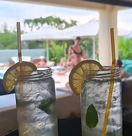 Chateau De Georges 3* Mavrovoúnion