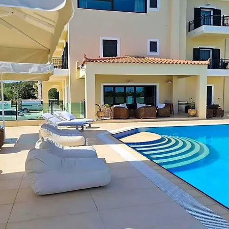 Chateau De Georges Hotel 3*