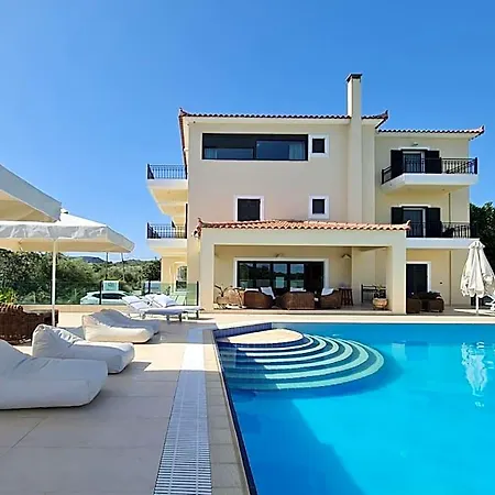 Chateau De Georges 3* Mavrovoúnion
